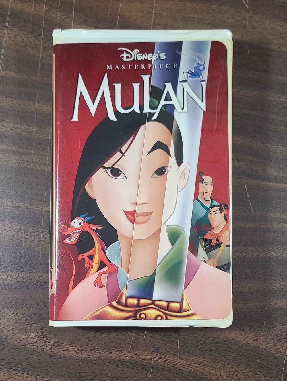 Disney Mulan Masterpiece VHS Movie in Clamshell